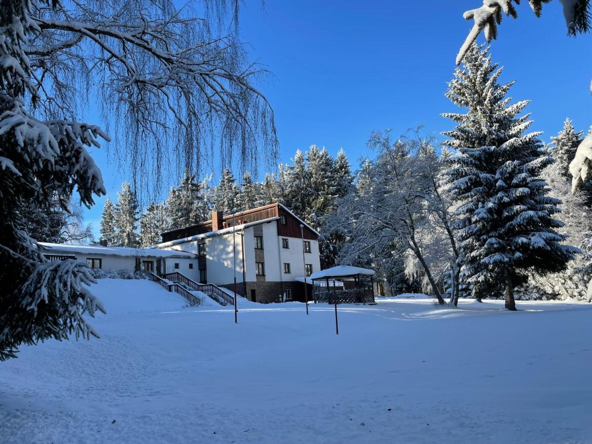 Hotel A Penzion Pegas Vlachovice Экстерьер фото