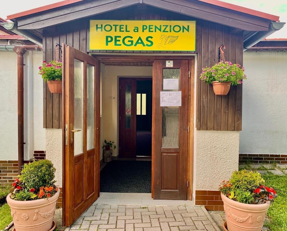 Hotel A Penzion Pegas Vlachovice Экстерьер фото