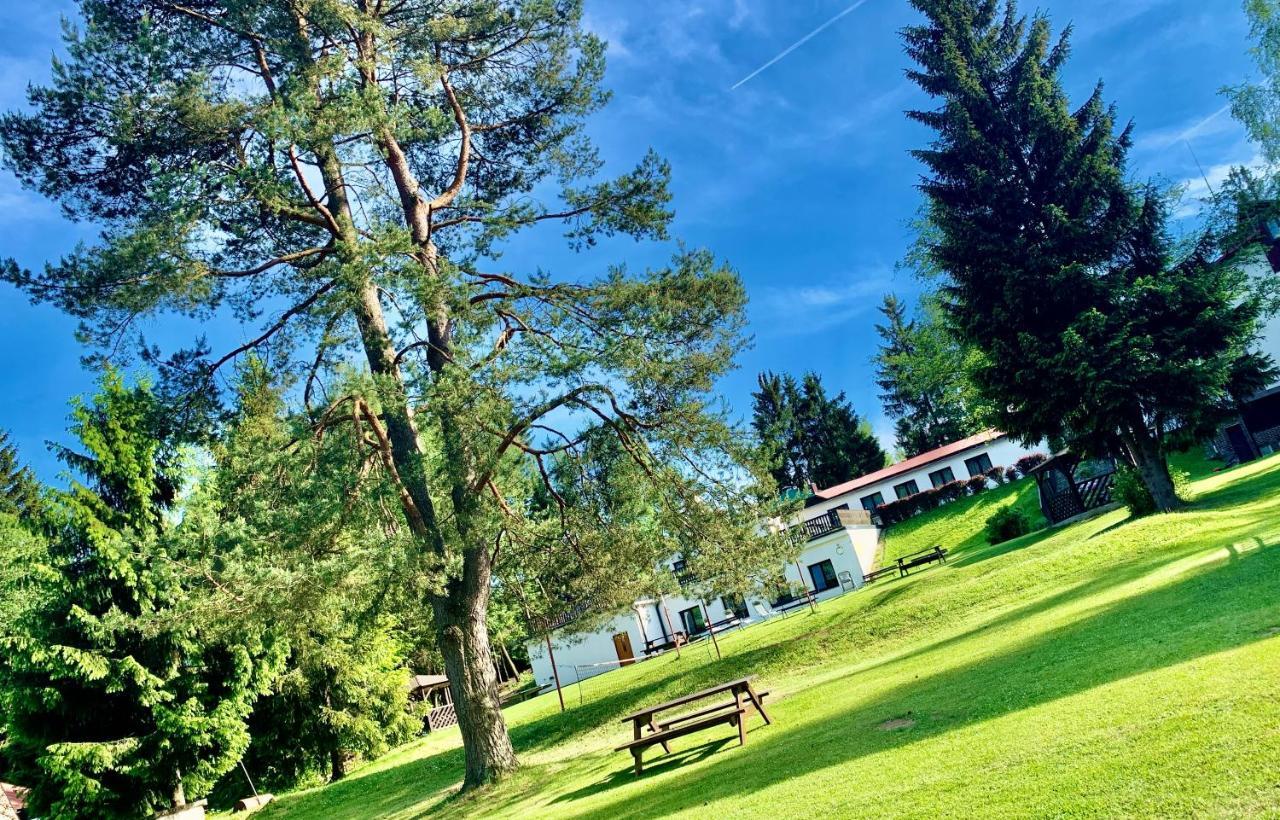 Hotel A Penzion Pegas Vlachovice Экстерьер фото