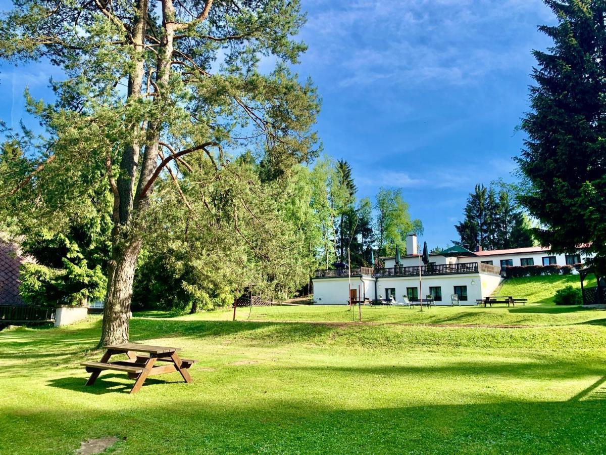 Hotel A Penzion Pegas Vlachovice Экстерьер фото